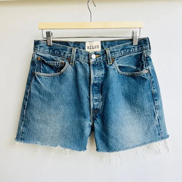 ❤️ Riley Vintage Levis re-done cut off highrise shorts, Size 29 H45 - Picture 1 of 11